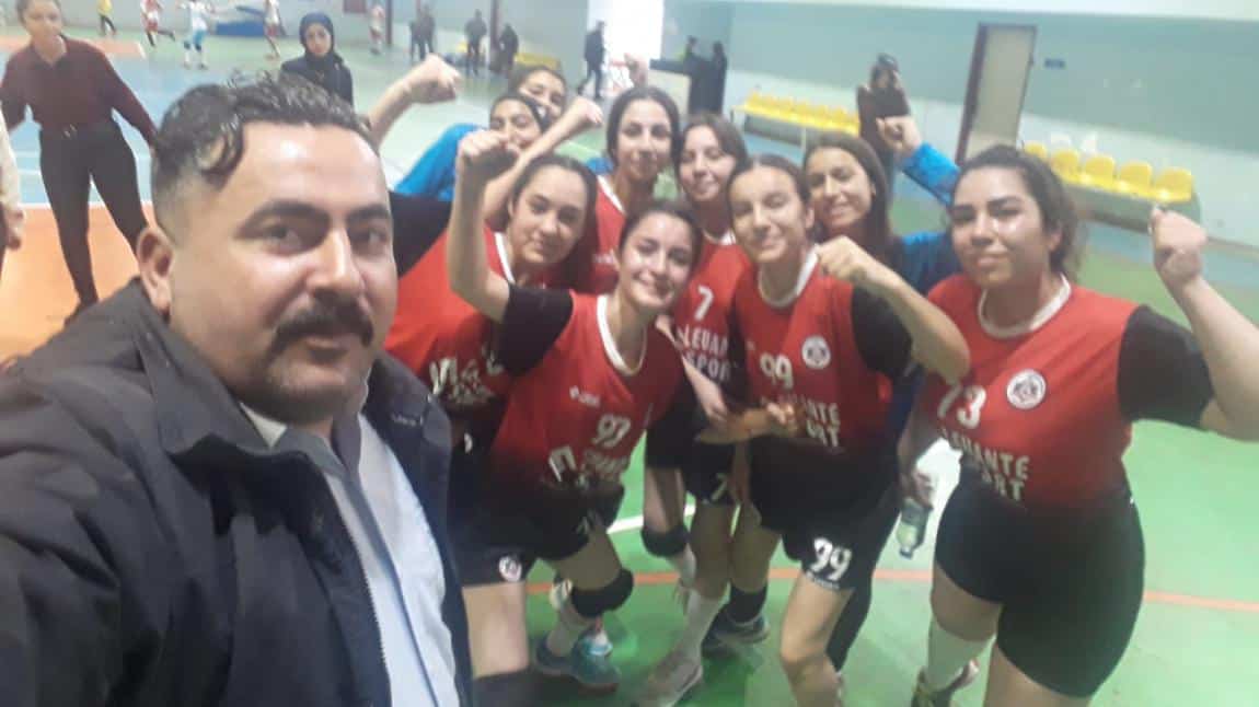 Kız Hentbol Takımımız Gaziantep Birincisi.