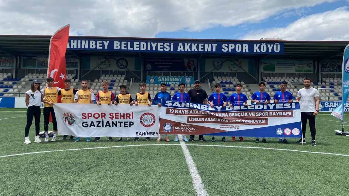 Gaziantep Liseler Arası Ayak Tenisi Turnuvasında İl 2'nciliğini Kazandık.